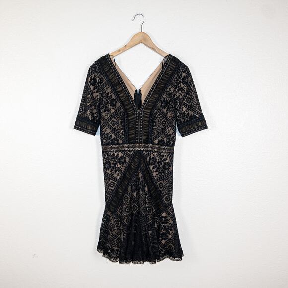 Tadashi Shoji Women's sz 10 V-Neck Black Lace Dress - Picture 6 of 13